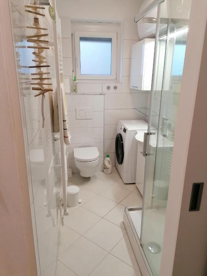 Apartma Ladinka Izola Eksteriør billede